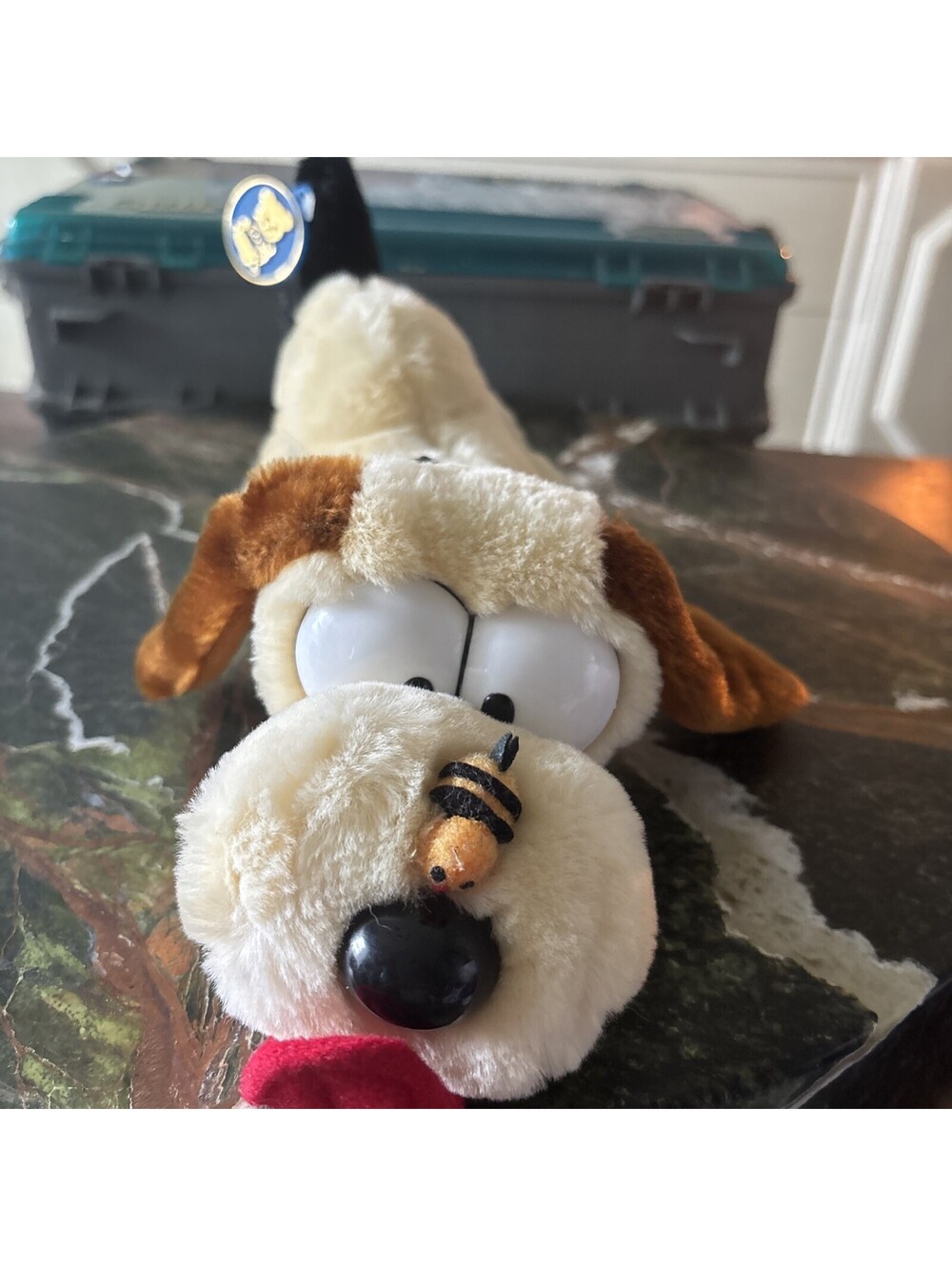 1983 Dakin Garfield Odie Laying Down With Bumble Bee On Nose Plush
